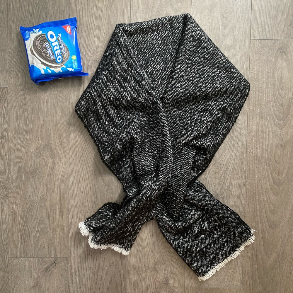 Very large Zara Scarf